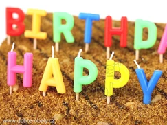 Party svíčky HAPPY BIRTHDAY na špejli 65mm, 13ks